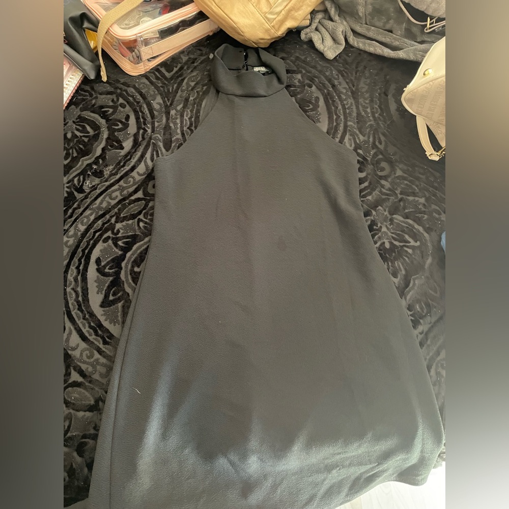 BLACK PLAIN DRESS.IT DOES SHAPE YOUR BODY!!